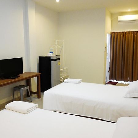 J-House Phetchaburi Aparthotel Kültér fotó