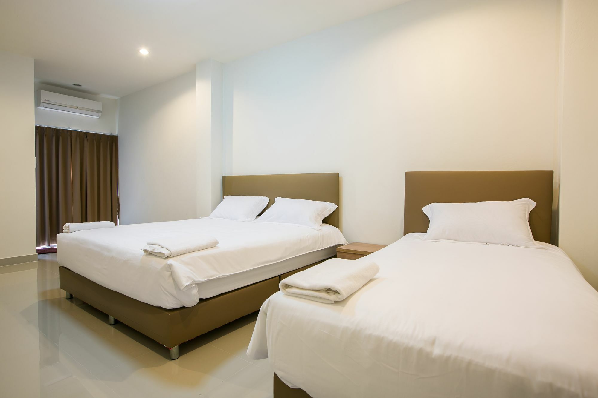J-House Phetchaburi Aparthotel Kültér fotó