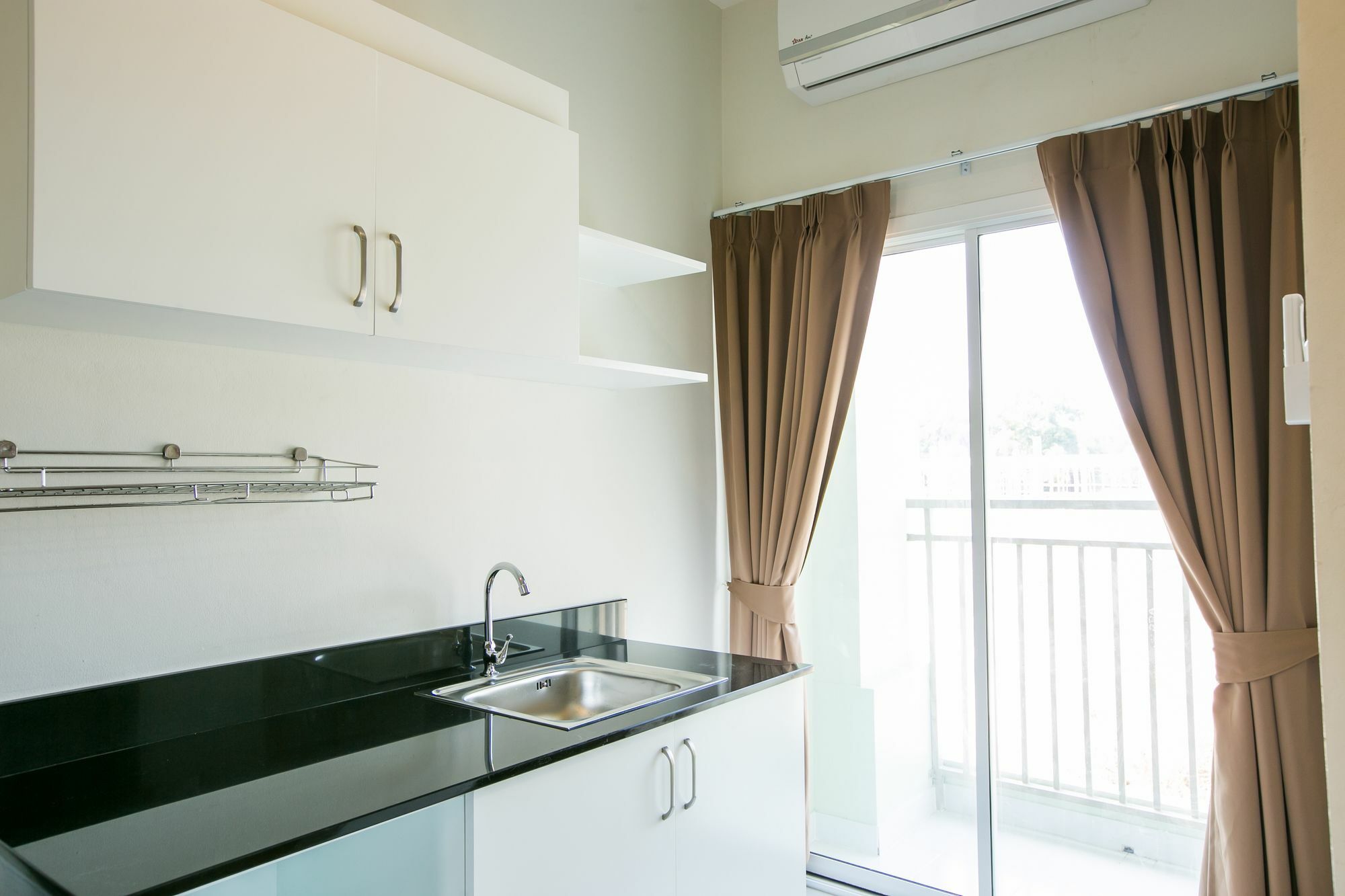 J-House Phetchaburi Aparthotel Kültér fotó