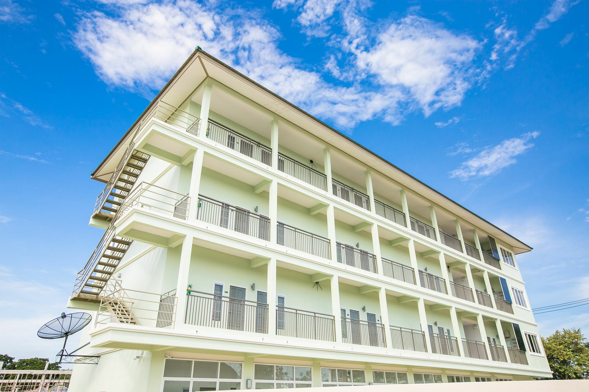 J-House Phetchaburi Aparthotel Kültér fotó